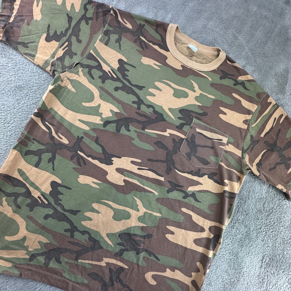 Chameleon T-Shirt Mens‎ XL Green Camo Good Vintage Single Stitch Pocket USA Made